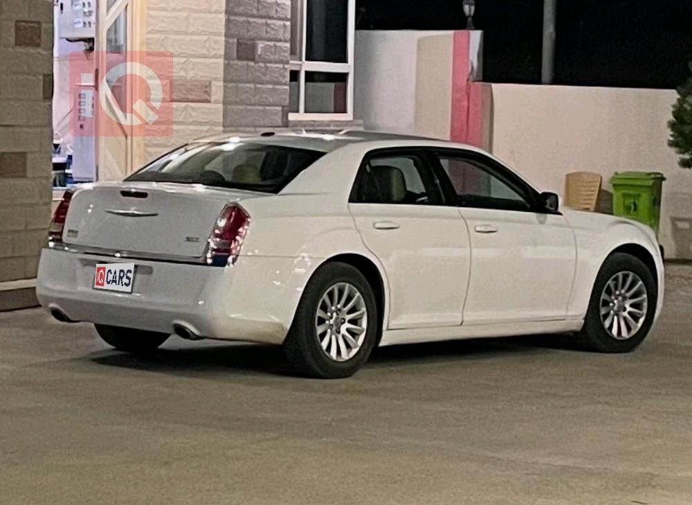كرايسلر 300